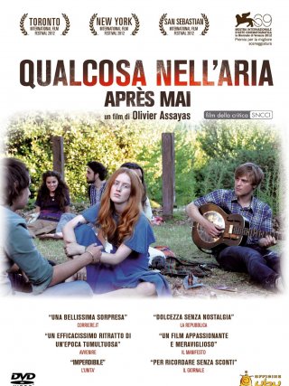 Locandina di Qualcosa nell'aria (2012)