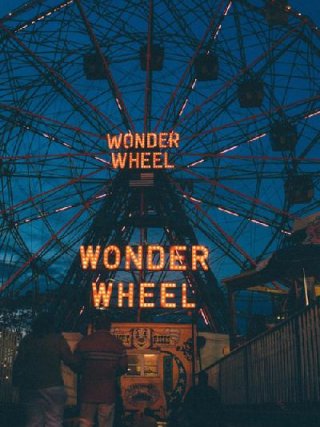 Locandina di Wonder Wheel (2017)